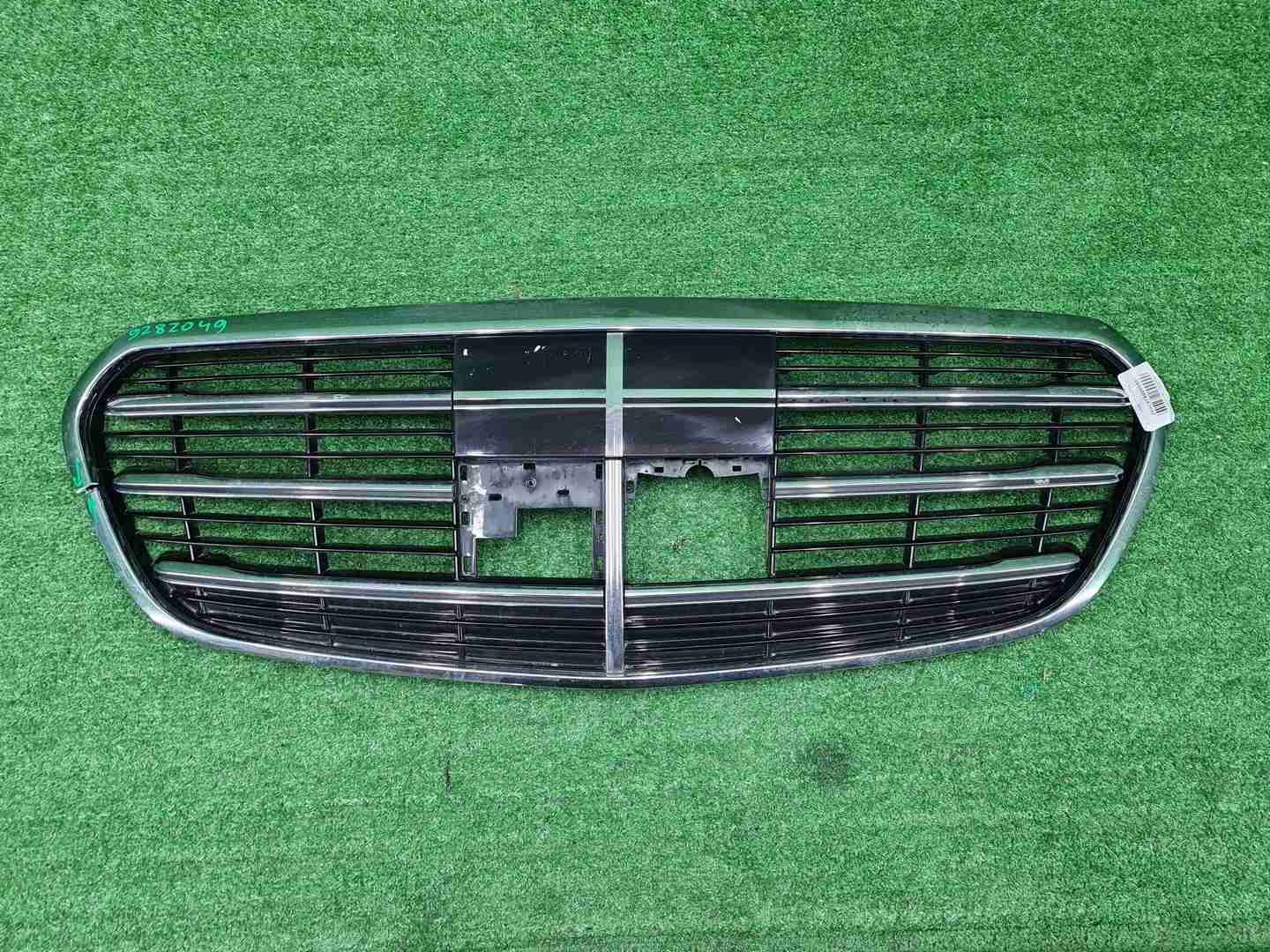Решетка радиатора Mercedes S W223 (2020-н.в.)