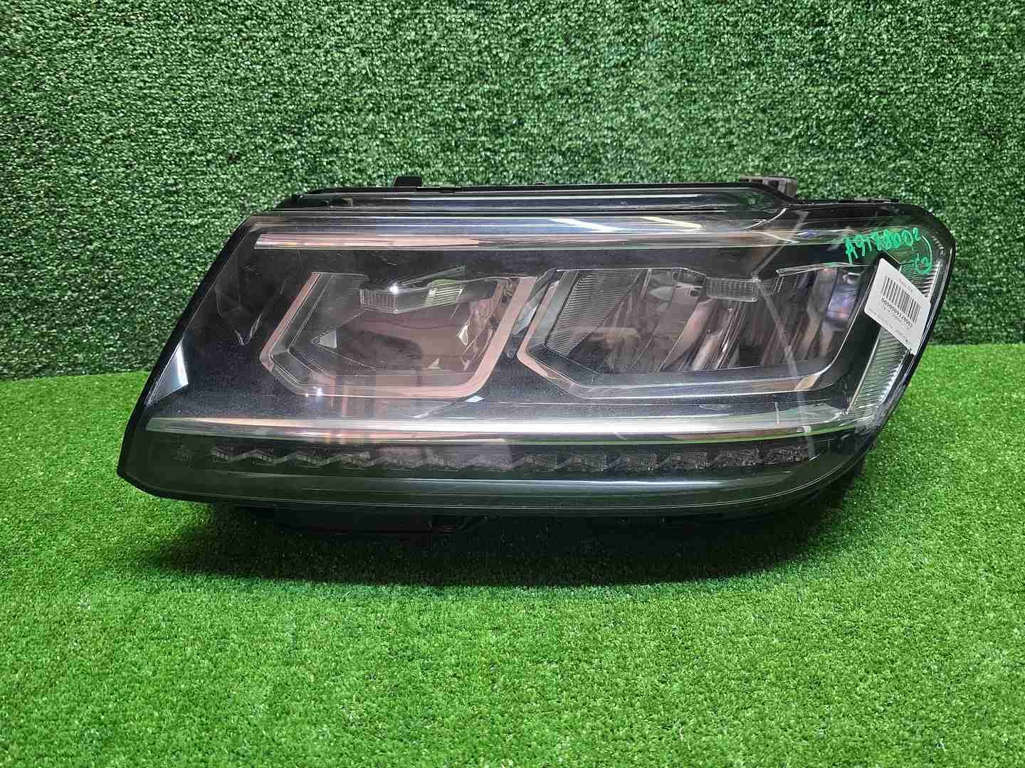 Фара левая VW Tiguan 2 (2016-2020) LED