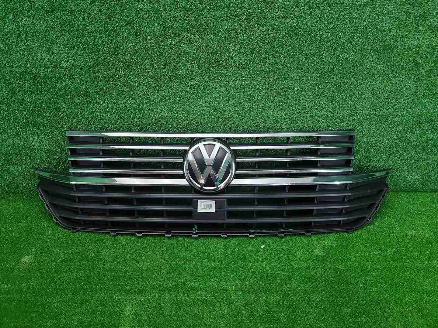 Решётка радиатора VW Transporter T6 (2019-н.в.)