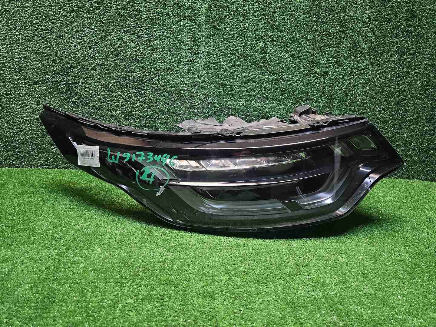 Битая Фара правая LR Discovery 5 (2016-2021) LED