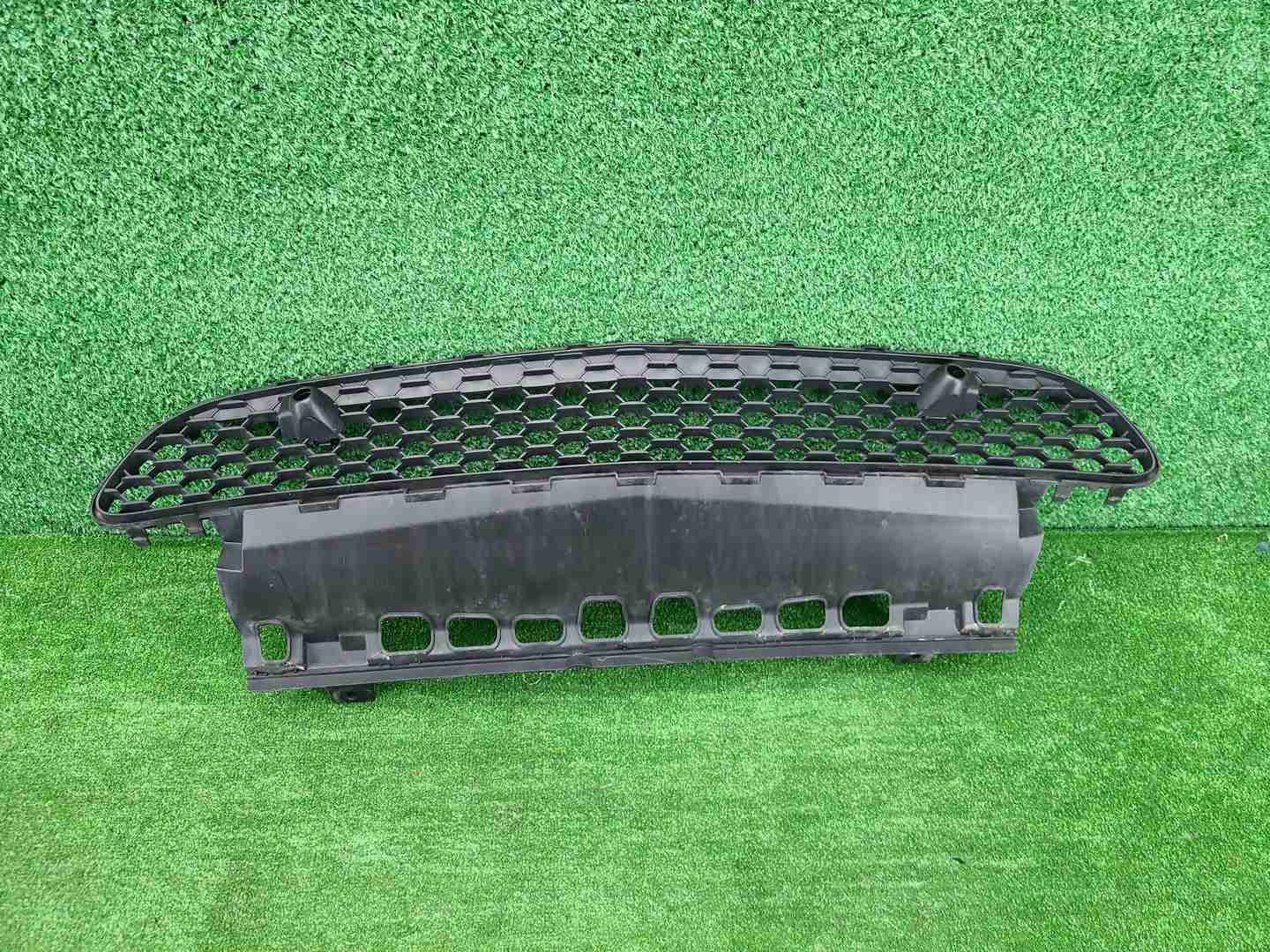 Решетка перед. бампера Mercedes GLE V167 18-24 AMG