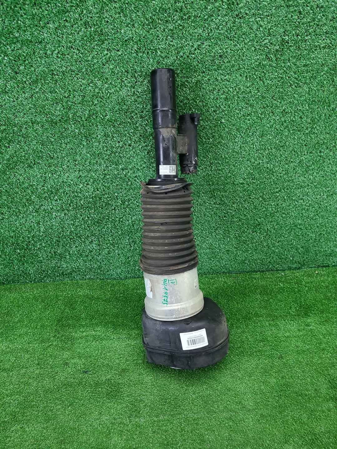 Стойка пневматическая правая RR Vogue 5 L460 21-нв
