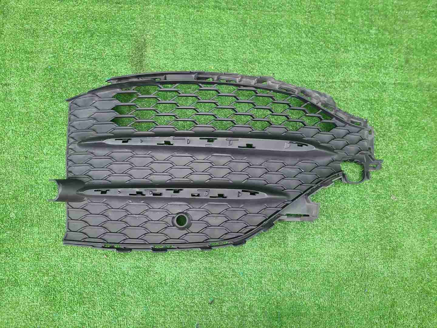 Решетка перед. бампера Mercedes GLE V167 18-24 AMG