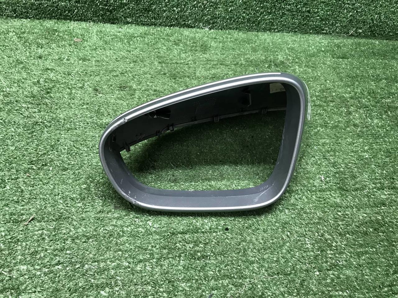 Крышка зеркала левая Porsche Taycan (2019-н.в.)