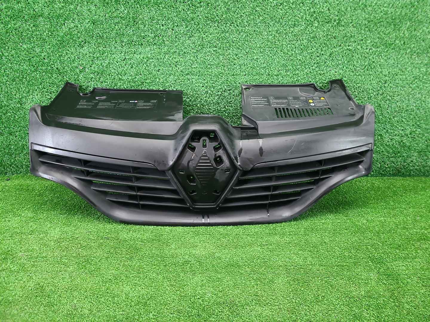Решетка радиатора Renault Logan 2 (2014-2018)