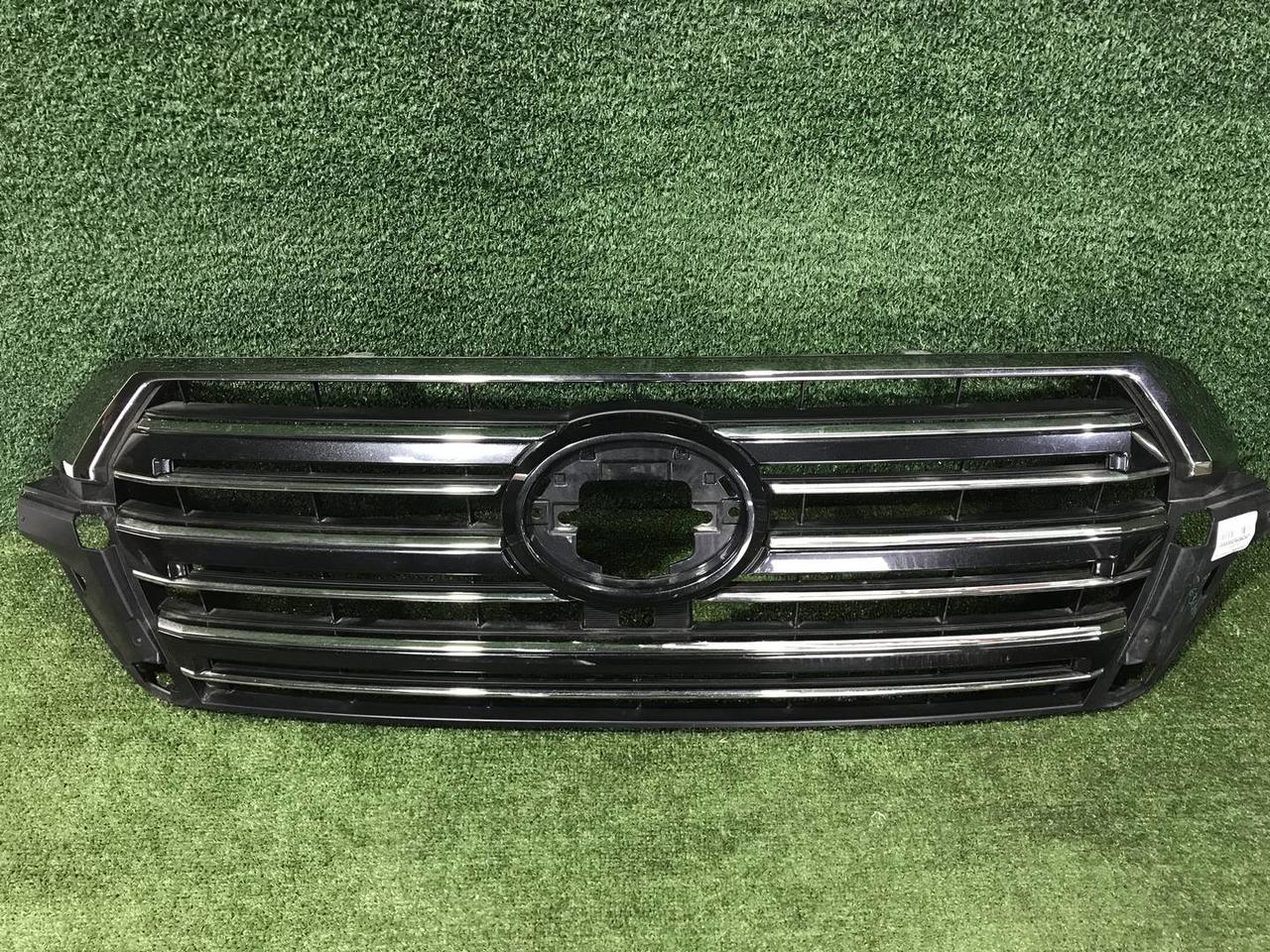 Решетка радиатора Toyota Land Cruiser 200 (2015-2021)