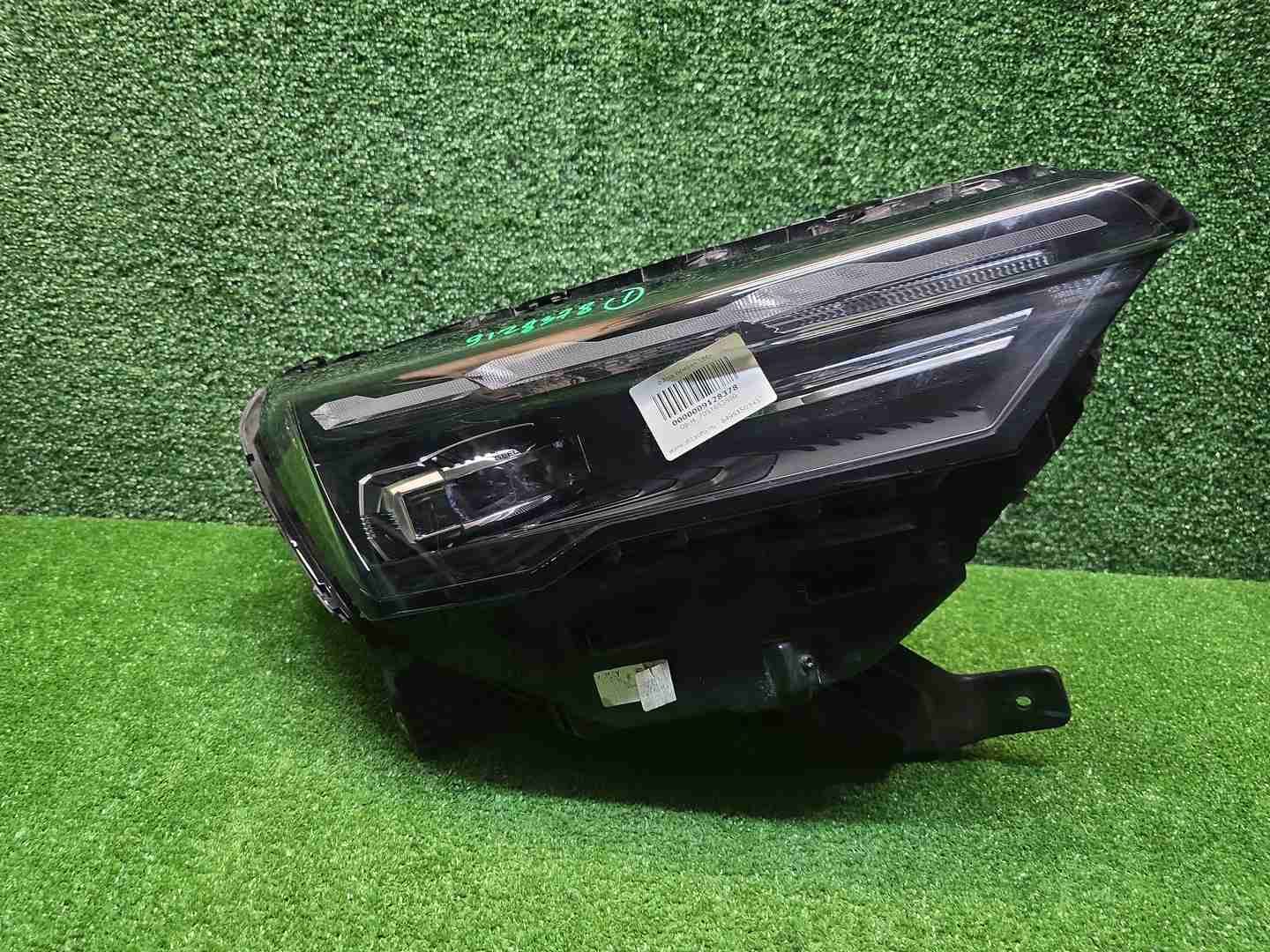 Фара правая Geely Okavango (2023-н.в.) LED