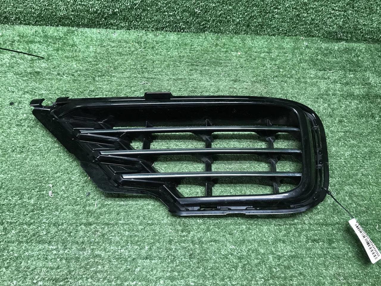 Решетка перед бампера VW Touareg 2 NF 14-18 R-Line