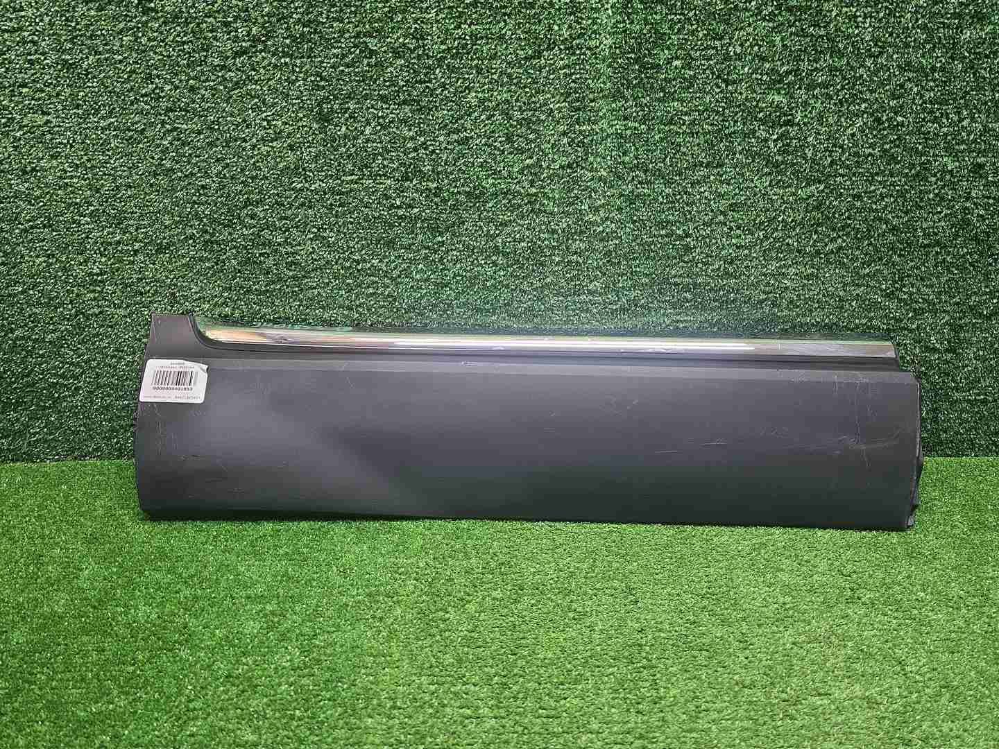 Накладка двери задняя правая Hongqi HS5 (19-нв)