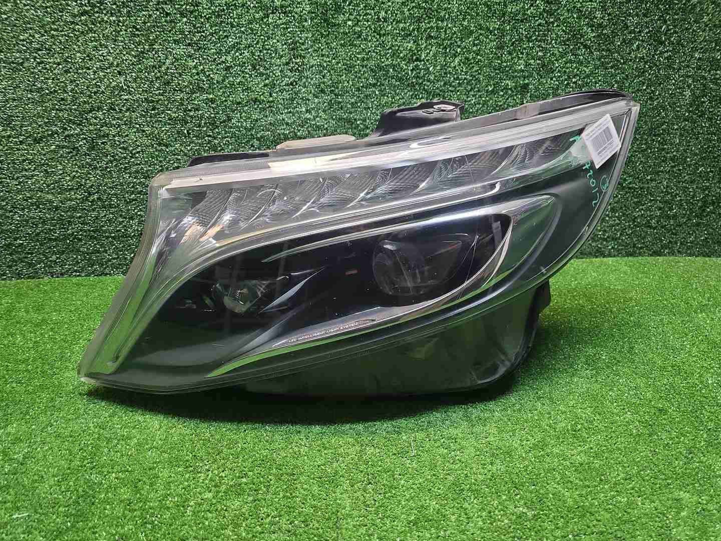 Фара левая Mercedes V w447 (2014-н.в.) LED