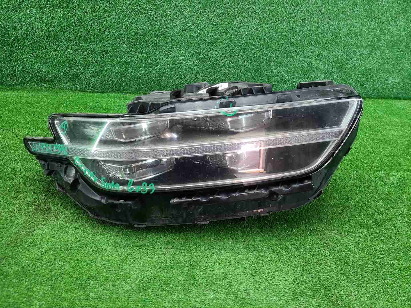 Фара правая Genesis G90 (2018-2022) LED
