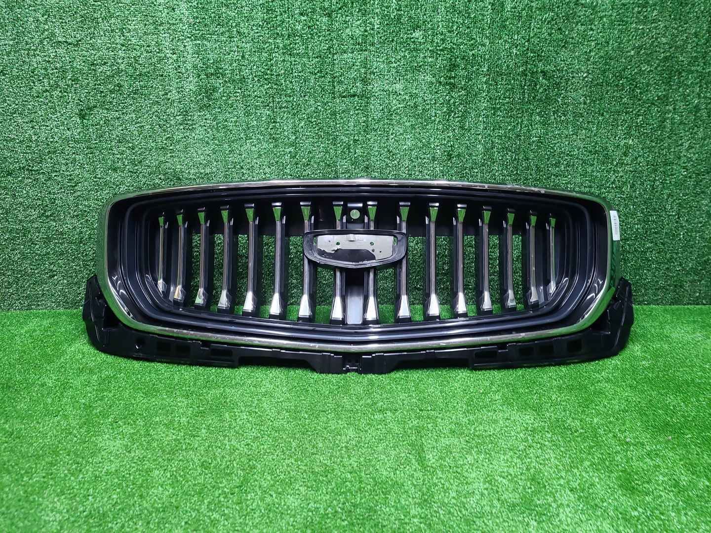 Решетка радиатора Geely Monjaro (2021-н.в.)