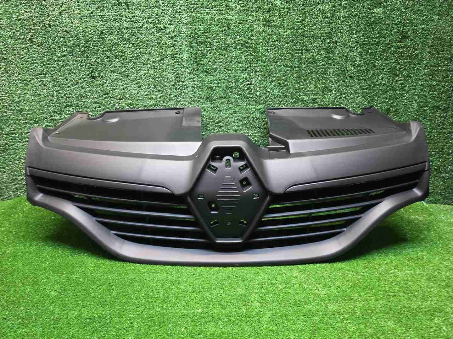 Решетка радиатора Renault Logan 2 (2014-2018)