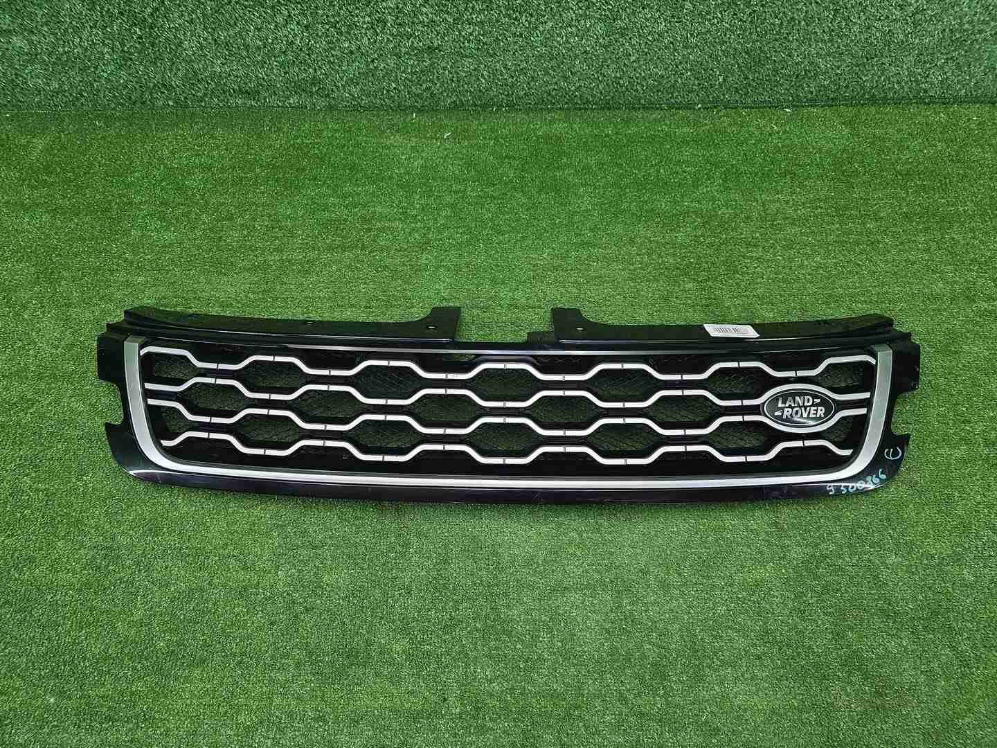 Решетка радиатора Range Rover Evoque 2 (2018-2024)