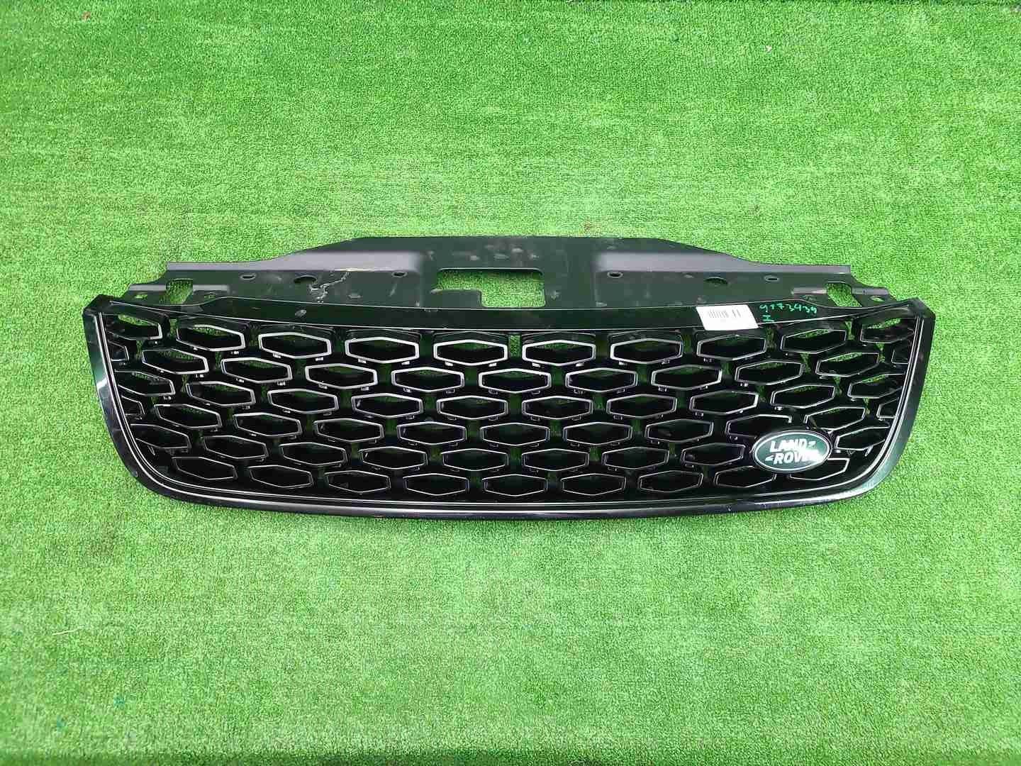 Решетка радиатора Land-Rover Discovery 5 (16-21)