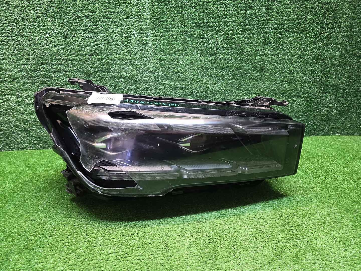 Фара правая Geely Monjaro (2021-н.в.) LED