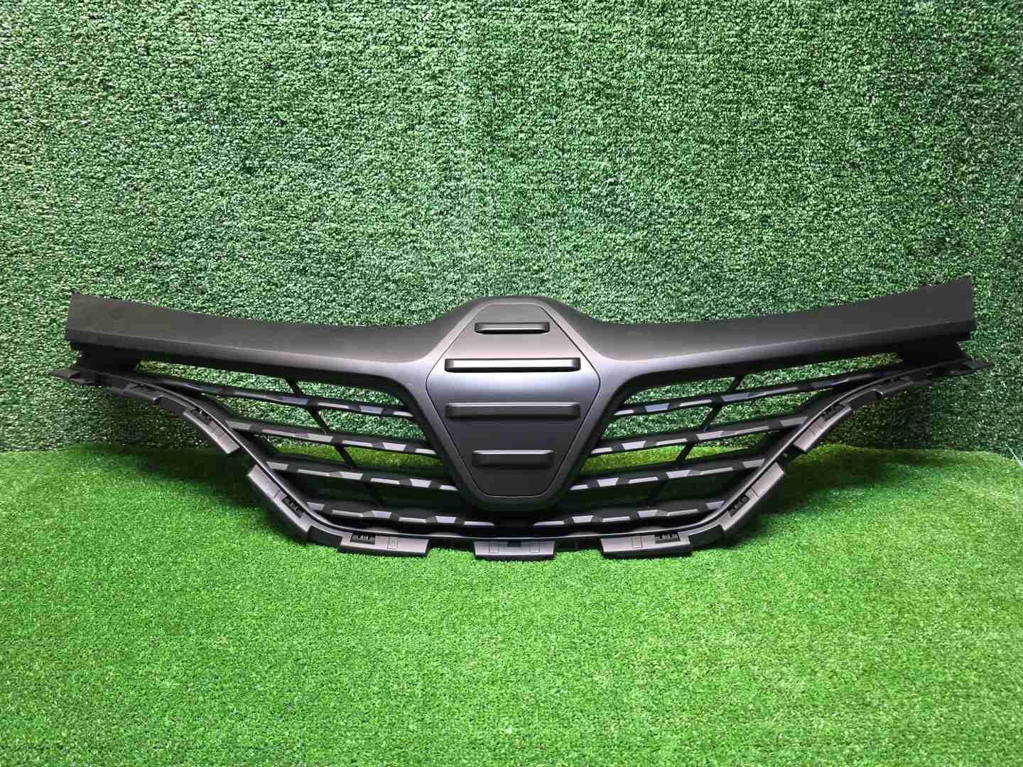 Решетка радиатора Renault Kaptur (2016-2020)
