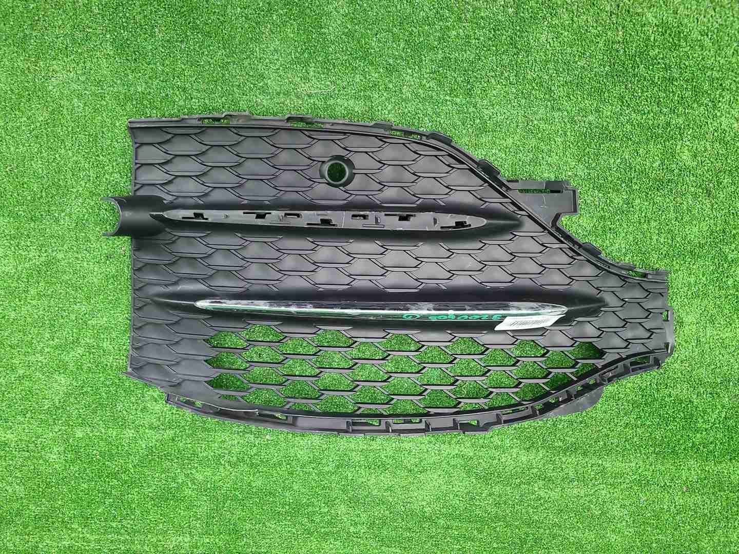 Решетка перед. бампера Mercedes GLE V167 18-24 AMG