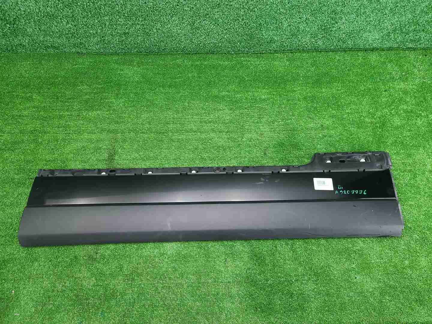 Накладка двери правая Range Rover Vogue 4 (12-22)