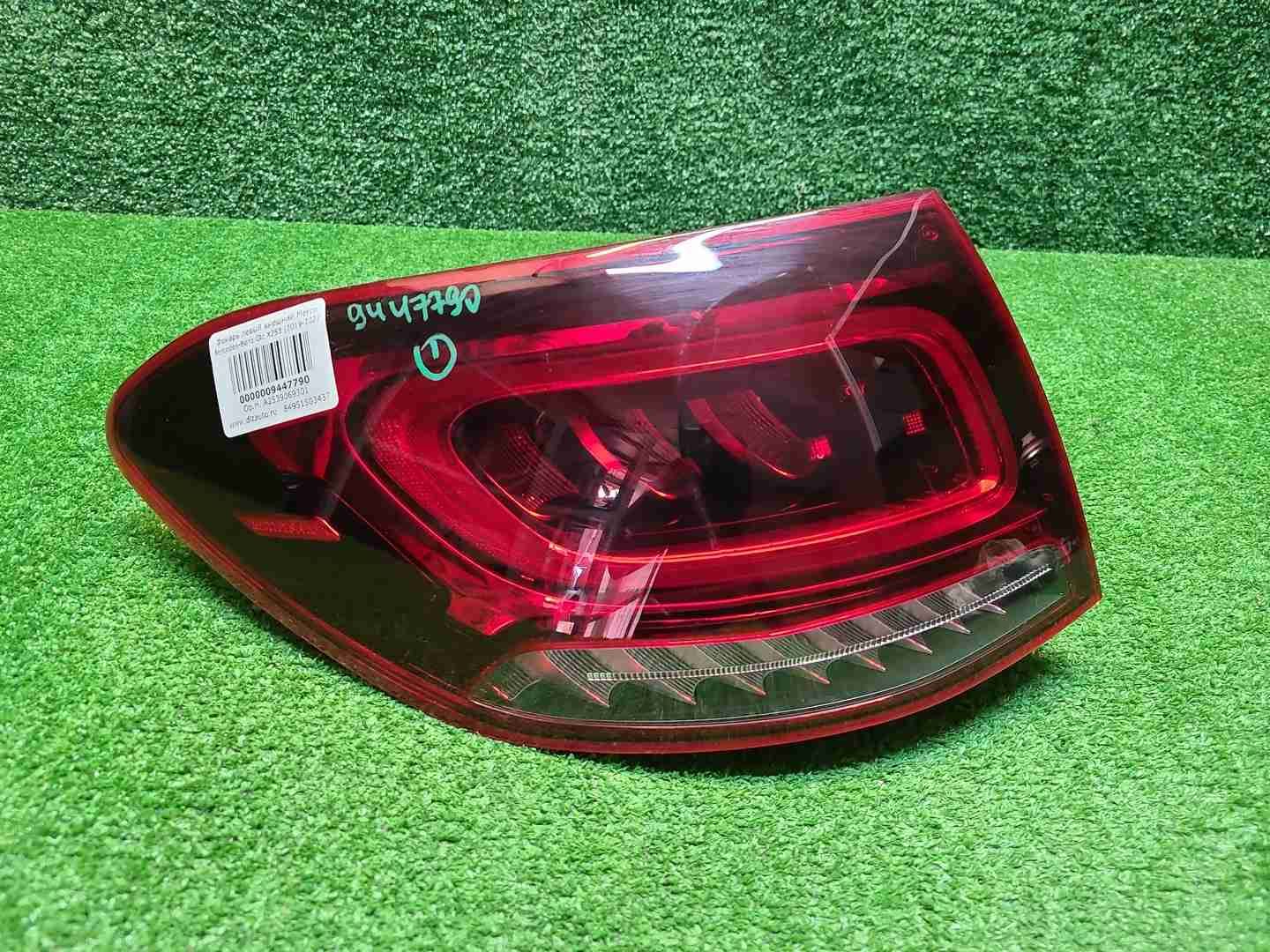 Фонарь левый внешний Mercedes GLC X253 (2019-2022)