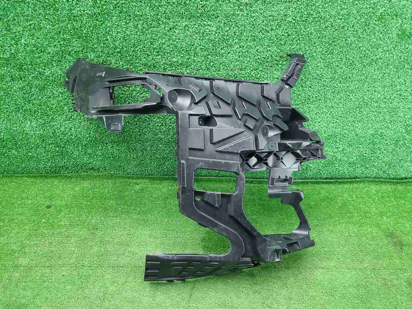 Кронштейн перед. бампера BMW X6 G06 23-нв M-paket