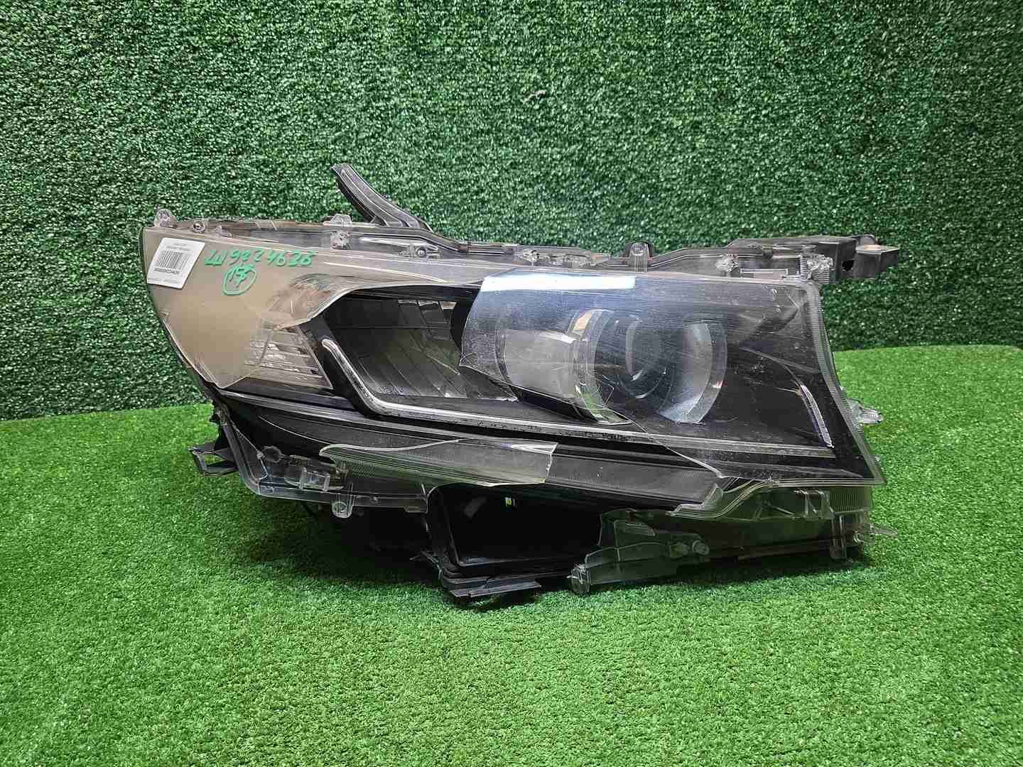 Битая Фара правая Toyota LC Prado 150 (17-24) LED