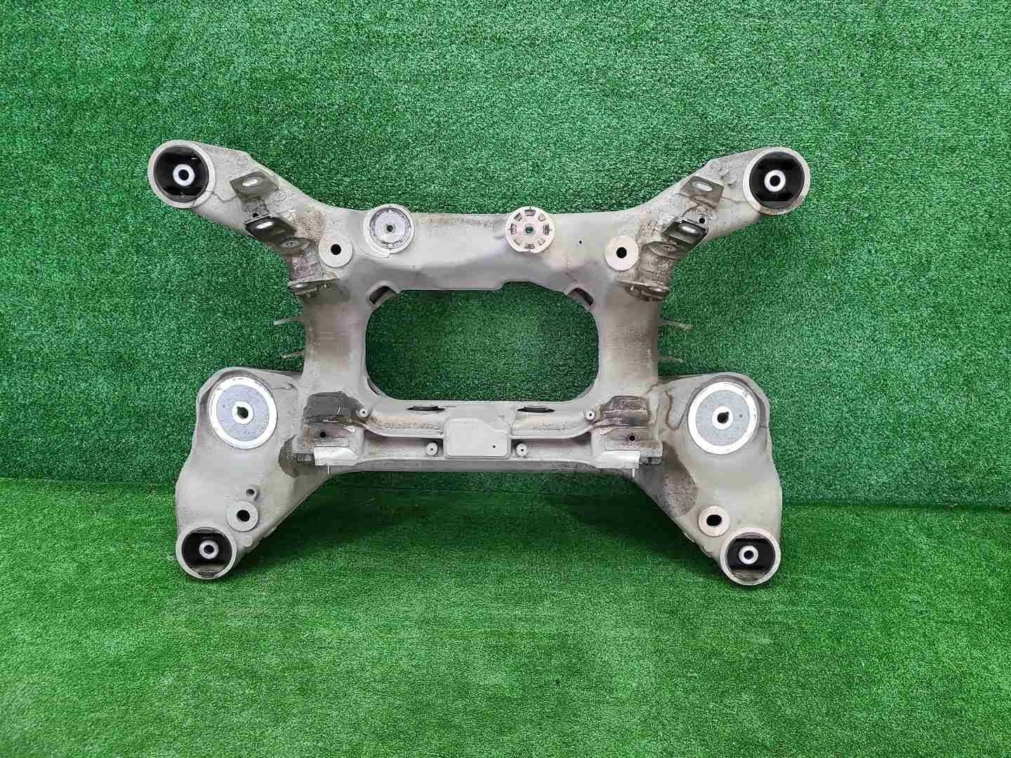 Подрамник задний Range Rover Sport 2 L494 (17-22)