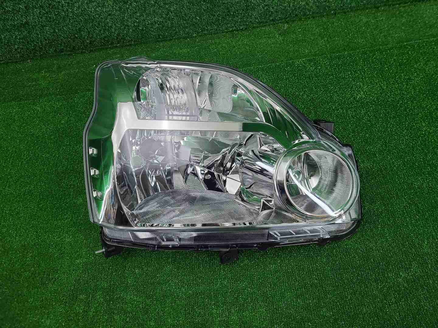 Фара правая Nissan X-Trail t31 (2007-2011) галоген