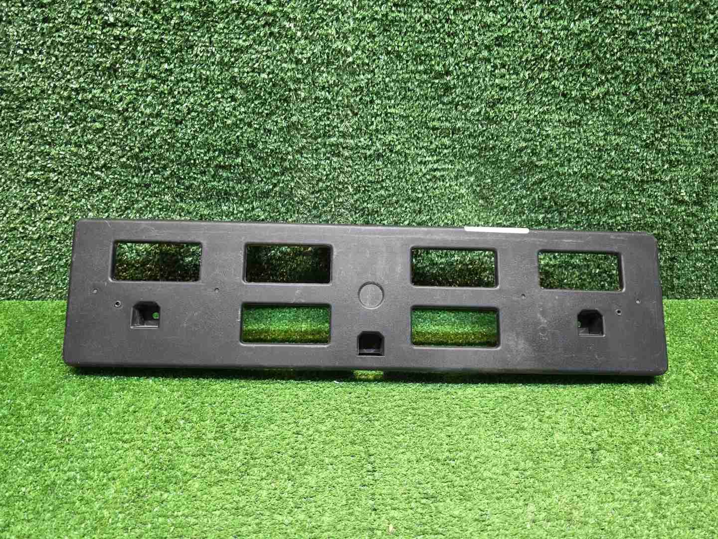 Площадка гос. номера Genesis G70 (2017-2021)