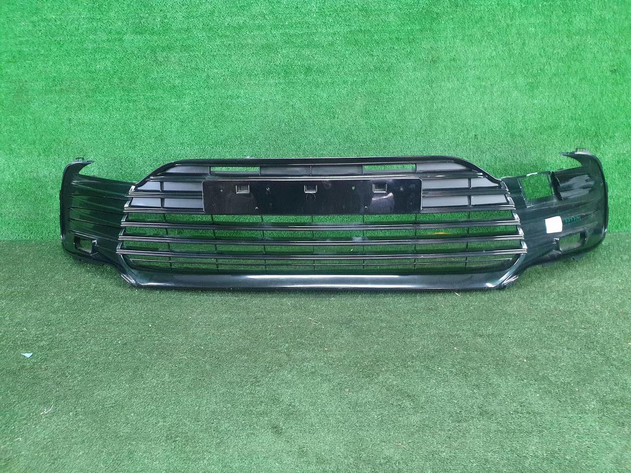 Решетка переднего бампера Toyota Camry xv70 (2020-н.в.)