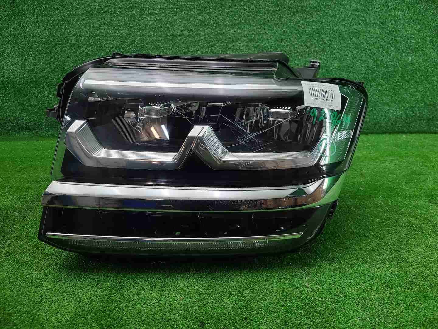 Фара левая VW Teramont (2017-2022) LED