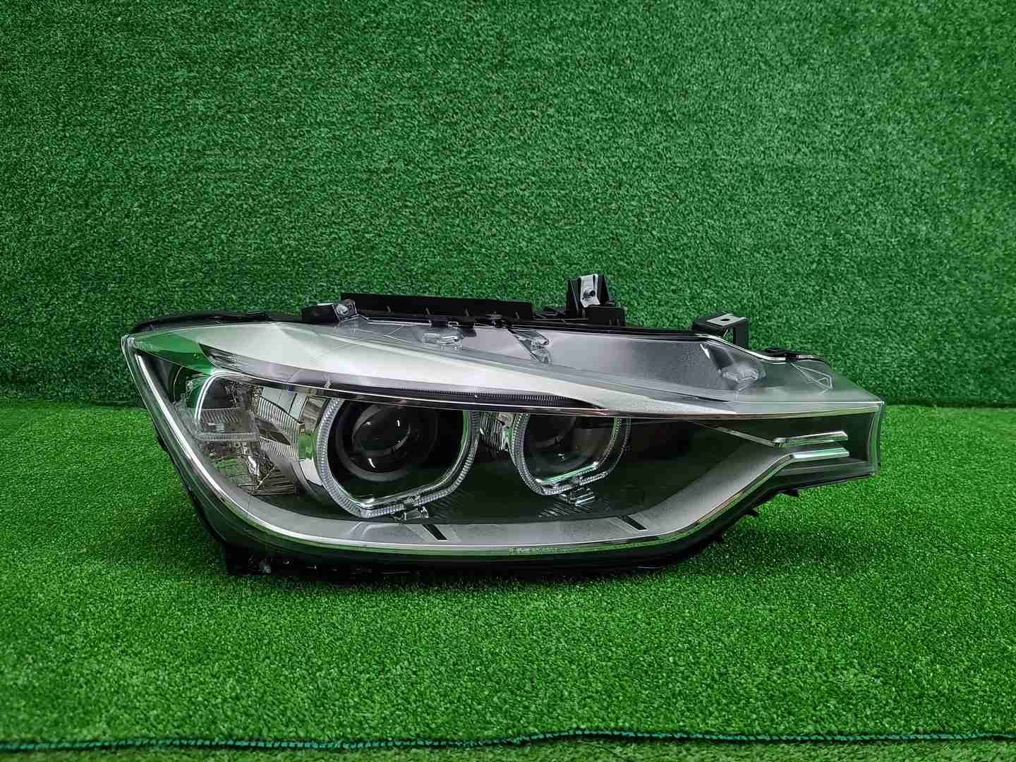 Фара правая BMW 3er F30 F31 (2011-2016) ксенон
