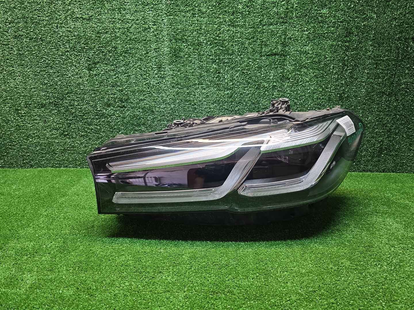 Фара левая BMW 5er G30 (2020-2023) LED