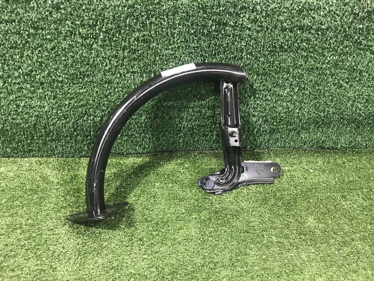 Петля крышки багажника правая VW Passat B6 B7 (2005-2015)