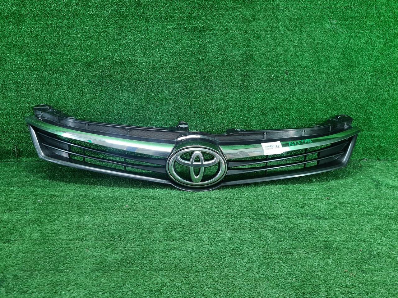 Решетка радиатора Toyota Camry xv50 (2014-2017)