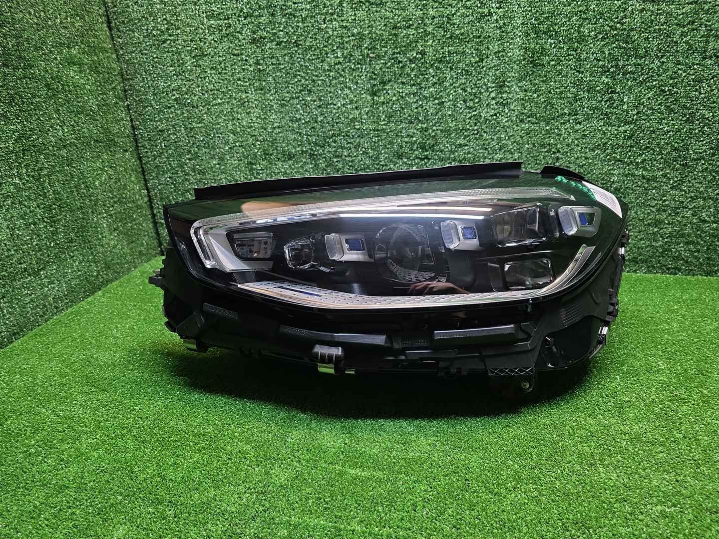 Фара левая Mercedes S W223 (20-нв) Digital Light