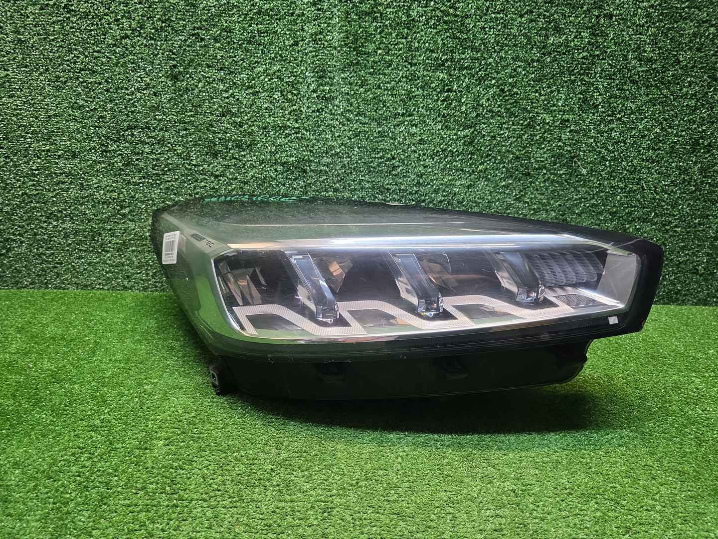 Фара правая Chery Tiggo 8 (2018-н.в.) LED