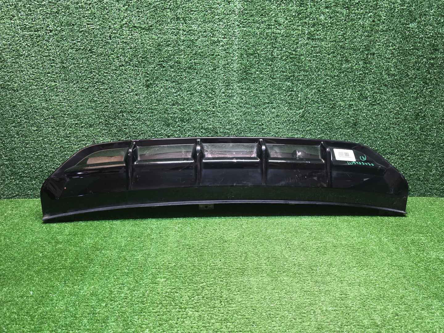 Накладка юбки заднего бампера Geely Tugella 22-24