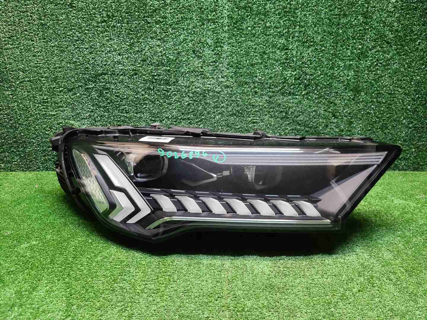 Фара правая Audi Q7 2 (2019-2024) LED