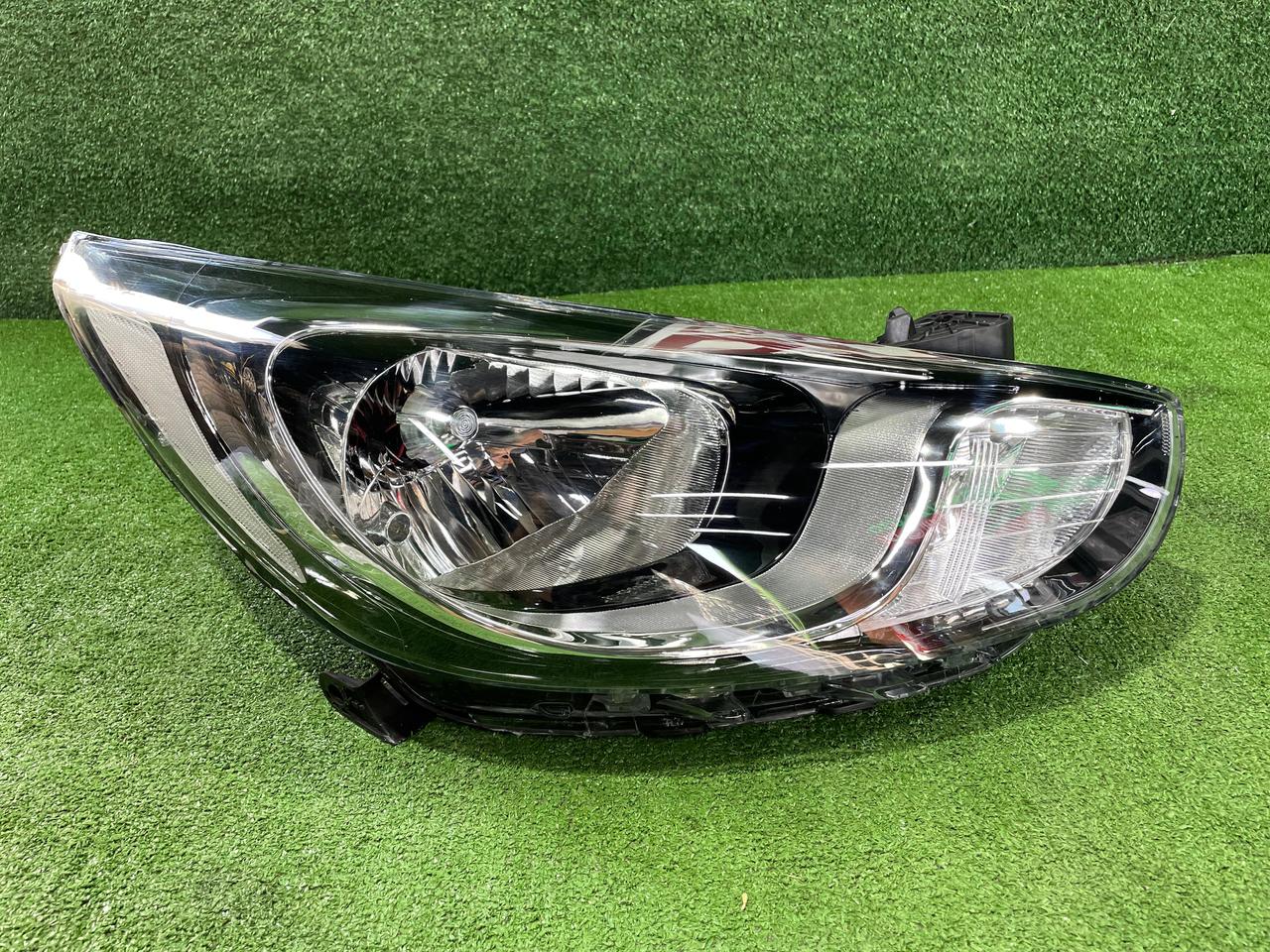 Фара правая Hyundai Solaris 1 (2010-2014) галоген