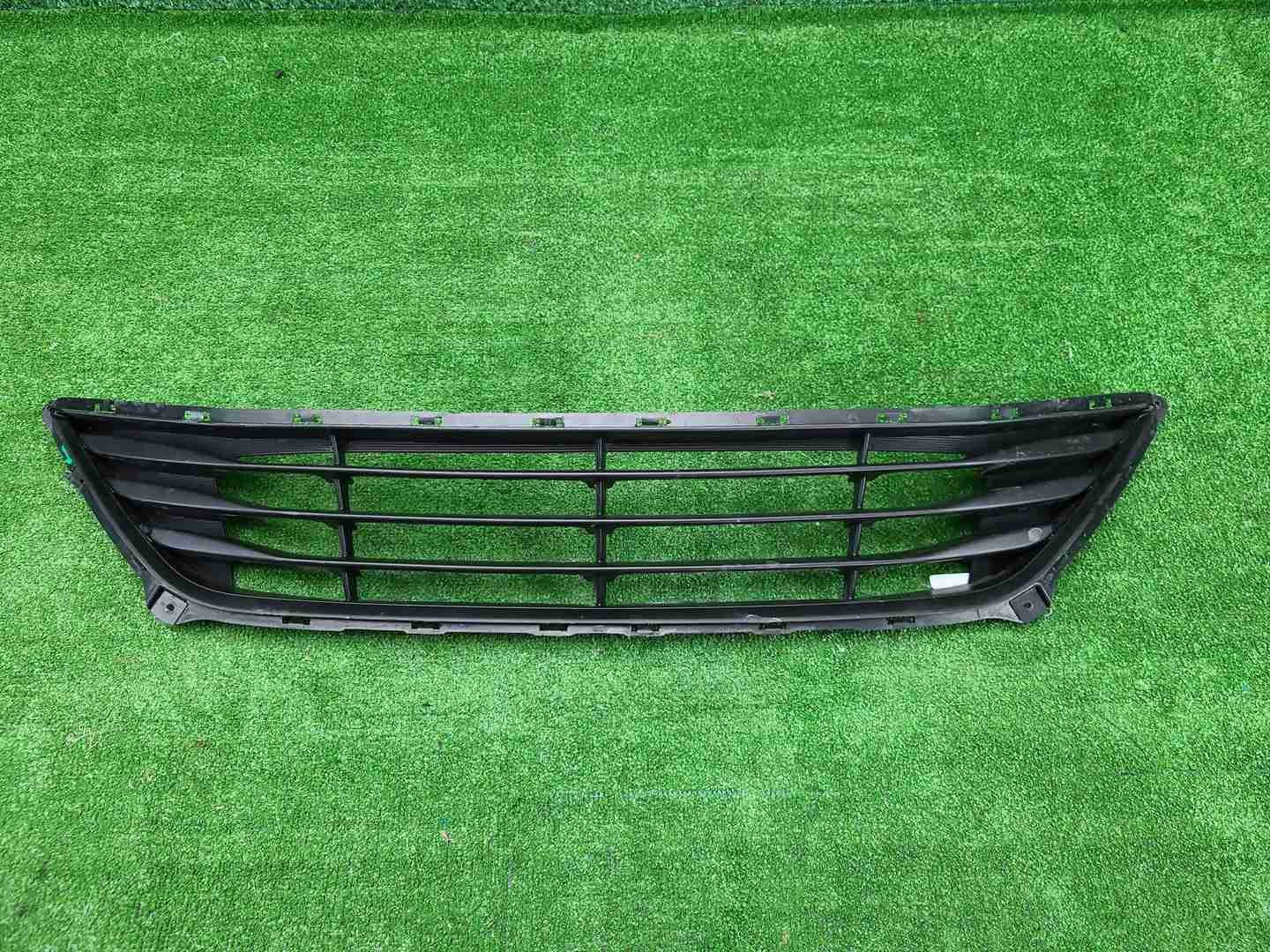 Решетка переднего бампера Hyundai Elantra 5 13-16
