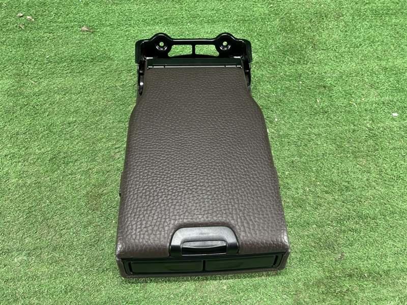 С3599 Подлокотник задний Mercedes A W177 (2018-н.в.)