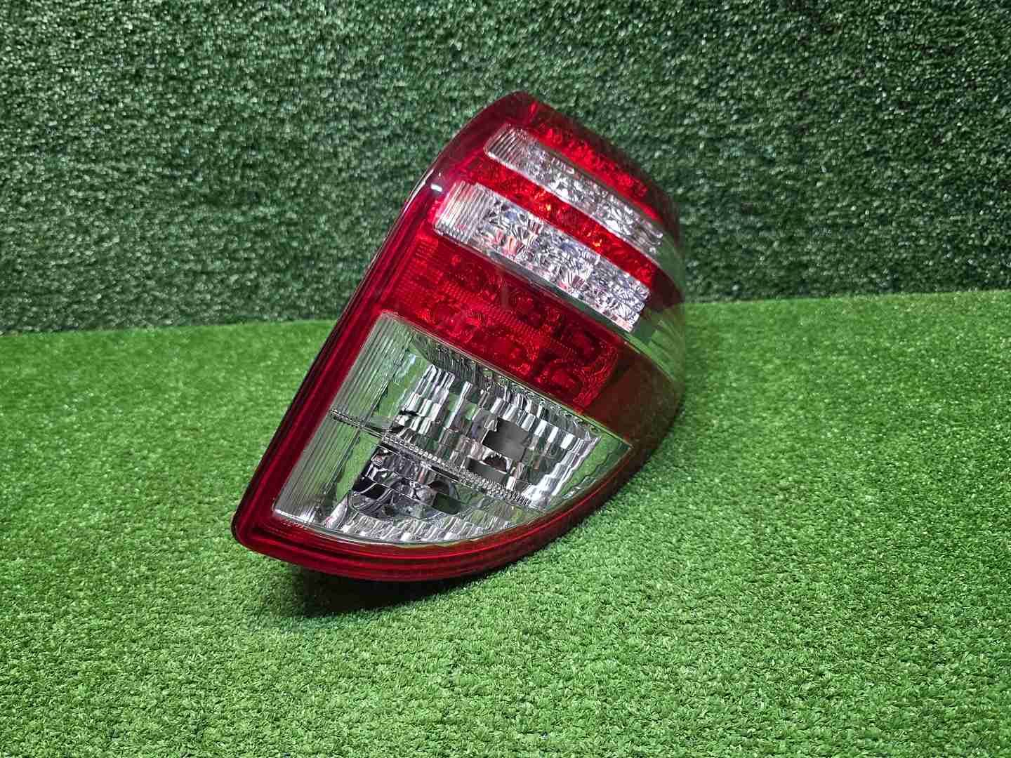 Фонарь правый внешний Toyota RAV4 3 CA30 (10-16)