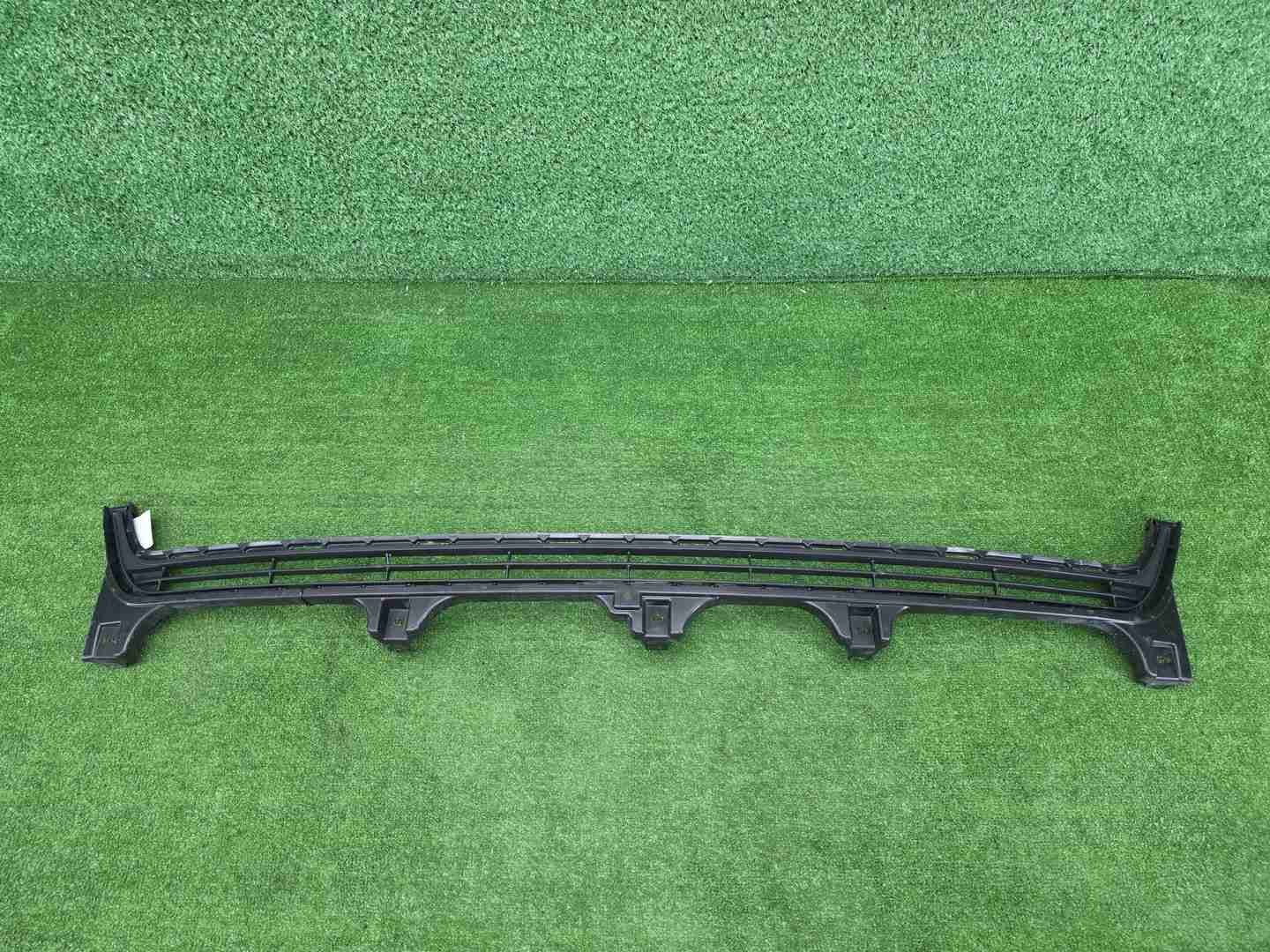 Решетка переднего бампера Toyota Land Cruiser Prado 150 (2013-2017)