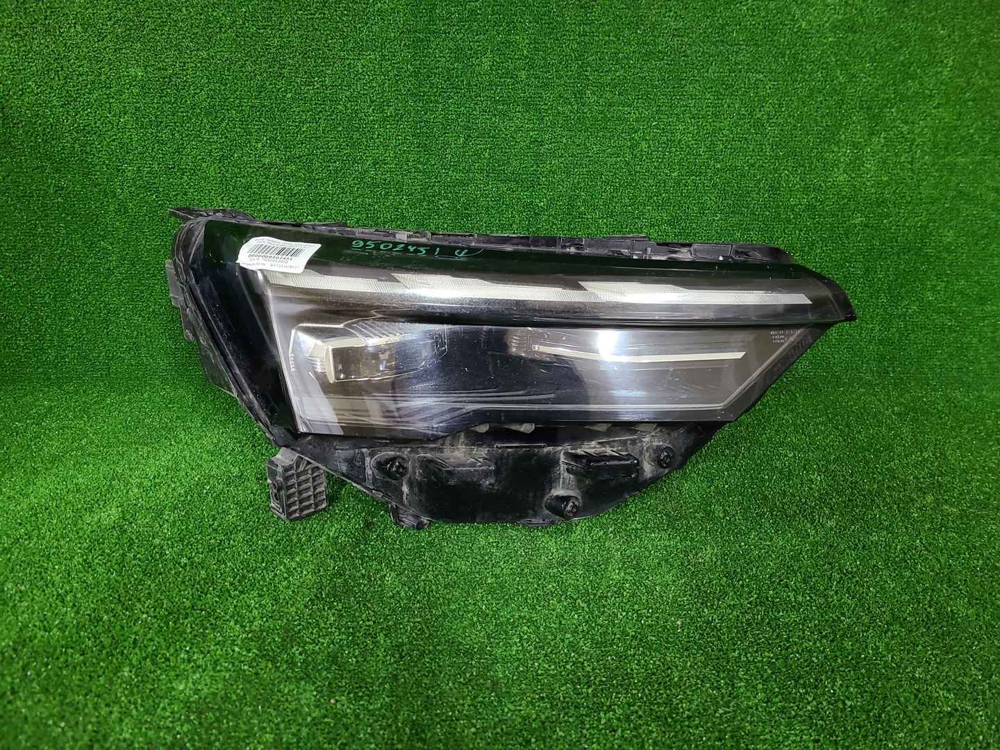Фара правая Geely Okavango (2023-н.в.) LED