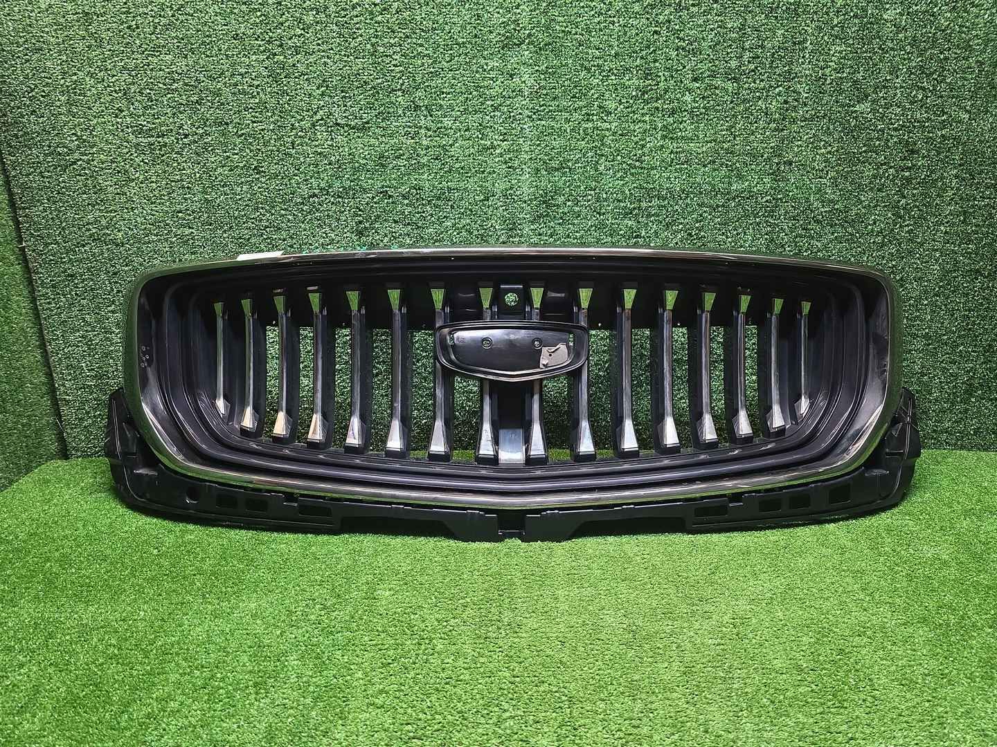 Решетка радиатора Geely Monjaro (2021-н.в.)