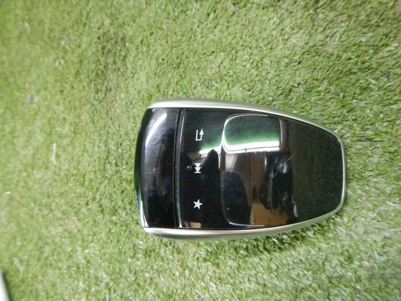 Блок управления магнитолой Mercedes C w205 (14-23)