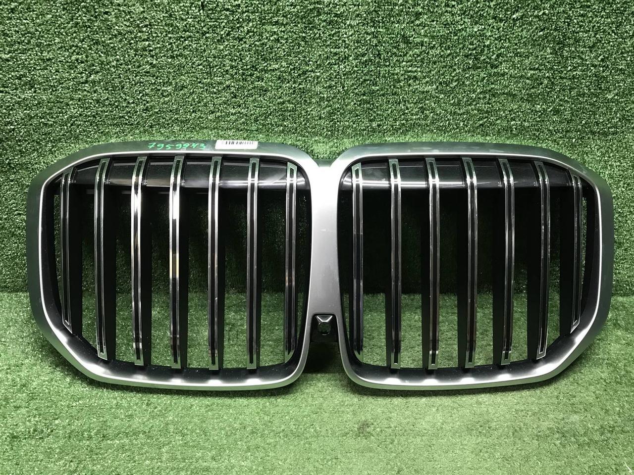 Решетка радиатора BMW X7 G07 (2022-н.в.)