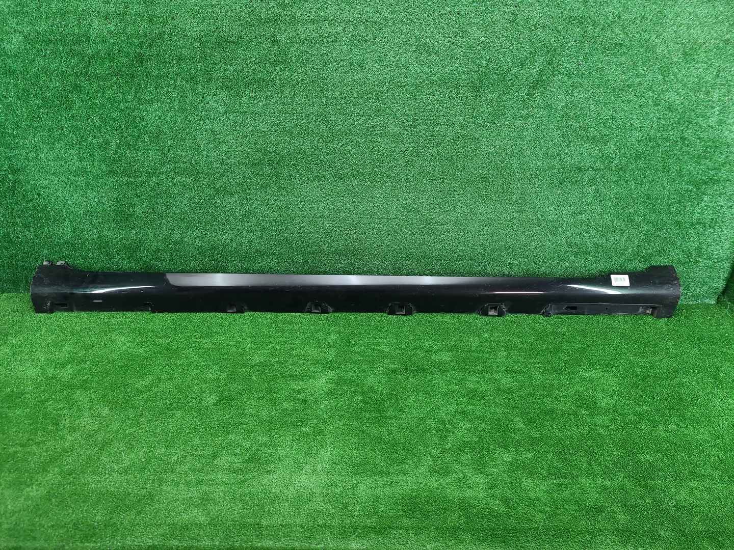 Накладка порога правая Hongqi H9 (2020-н.в.)