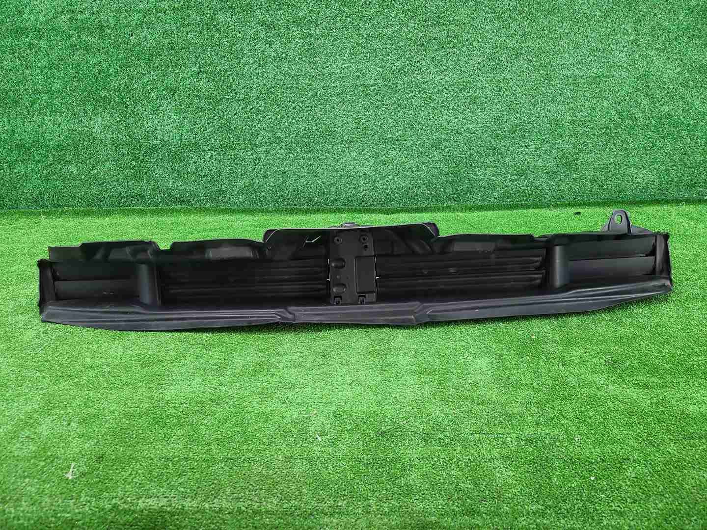 Воздуховод радиатора нижний BMW X7 G07 (2022-н.в.)